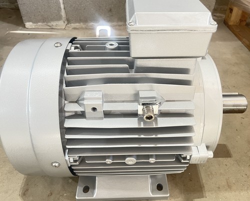 Motore elettrico trifase - trifase, 5.5